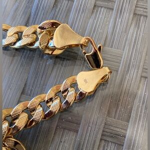 18k Yellow Gold 10mm Flat Curb Chain 24 Inches